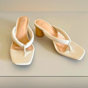 A NEW DAY Elvie Ivory Thong OpenToe Cushioned Sandals Chunk Heel Mule sz 9